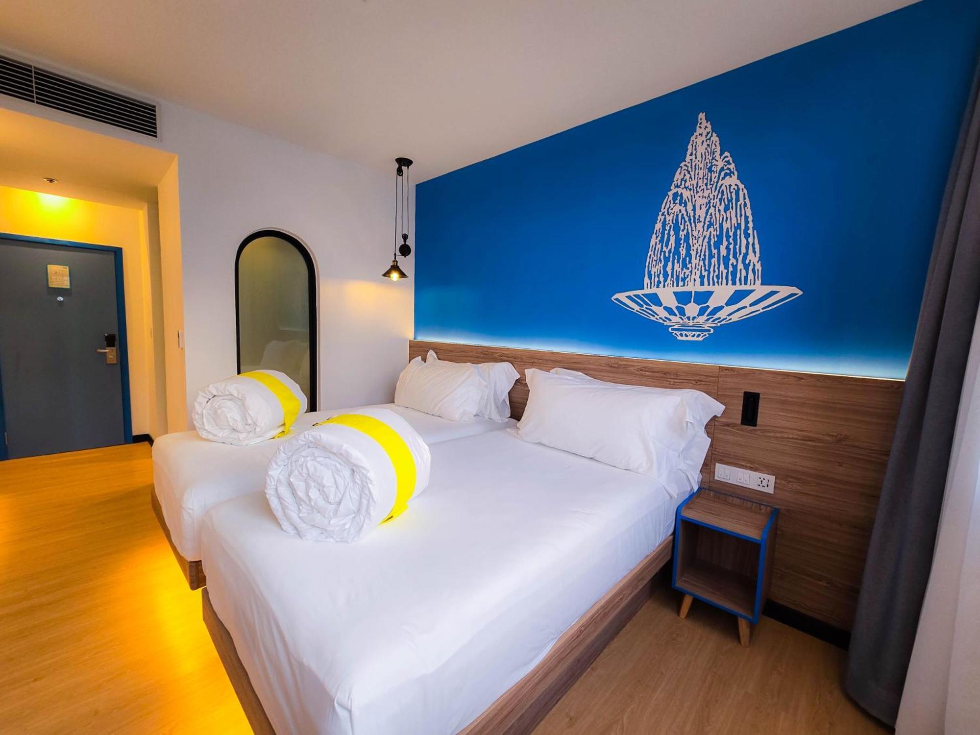 Cosi Vientiane Nam Phu Hotel Exterior photo