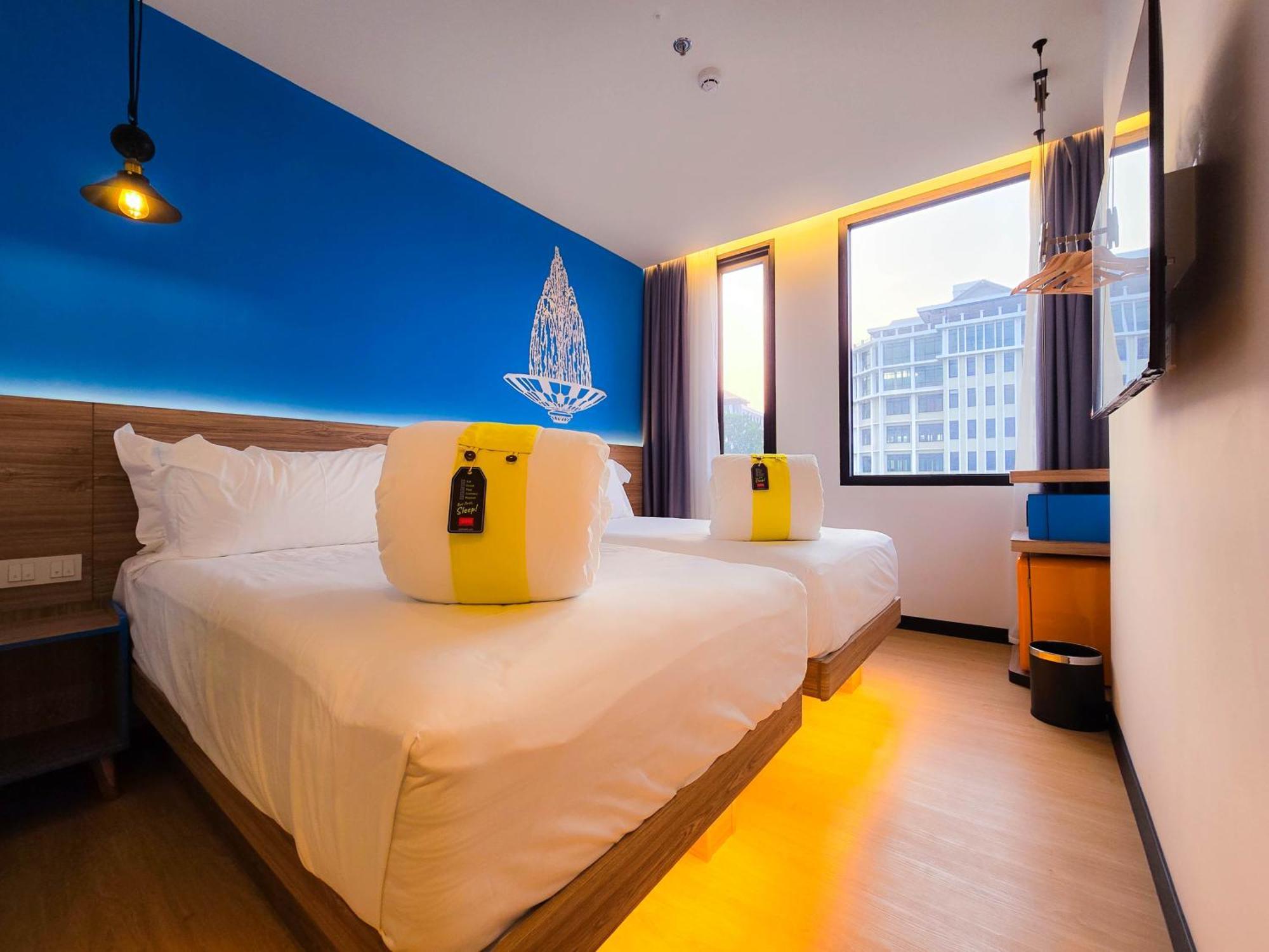 Cosi Vientiane Nam Phu Hotel Exterior photo