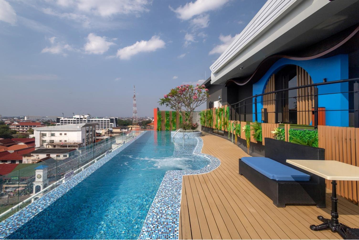 Cosi Vientiane Nam Phu Hotel Exterior photo